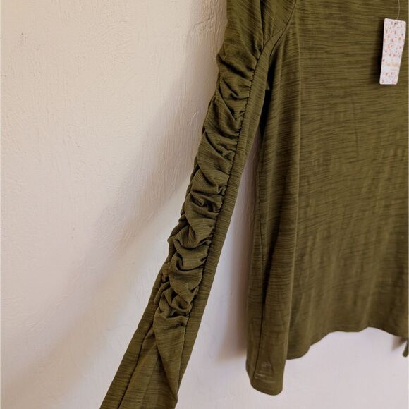 Free People We the Free Natasha Long Sleeve Tee Olive Green Size Medium NWT - Picture 6 of 7